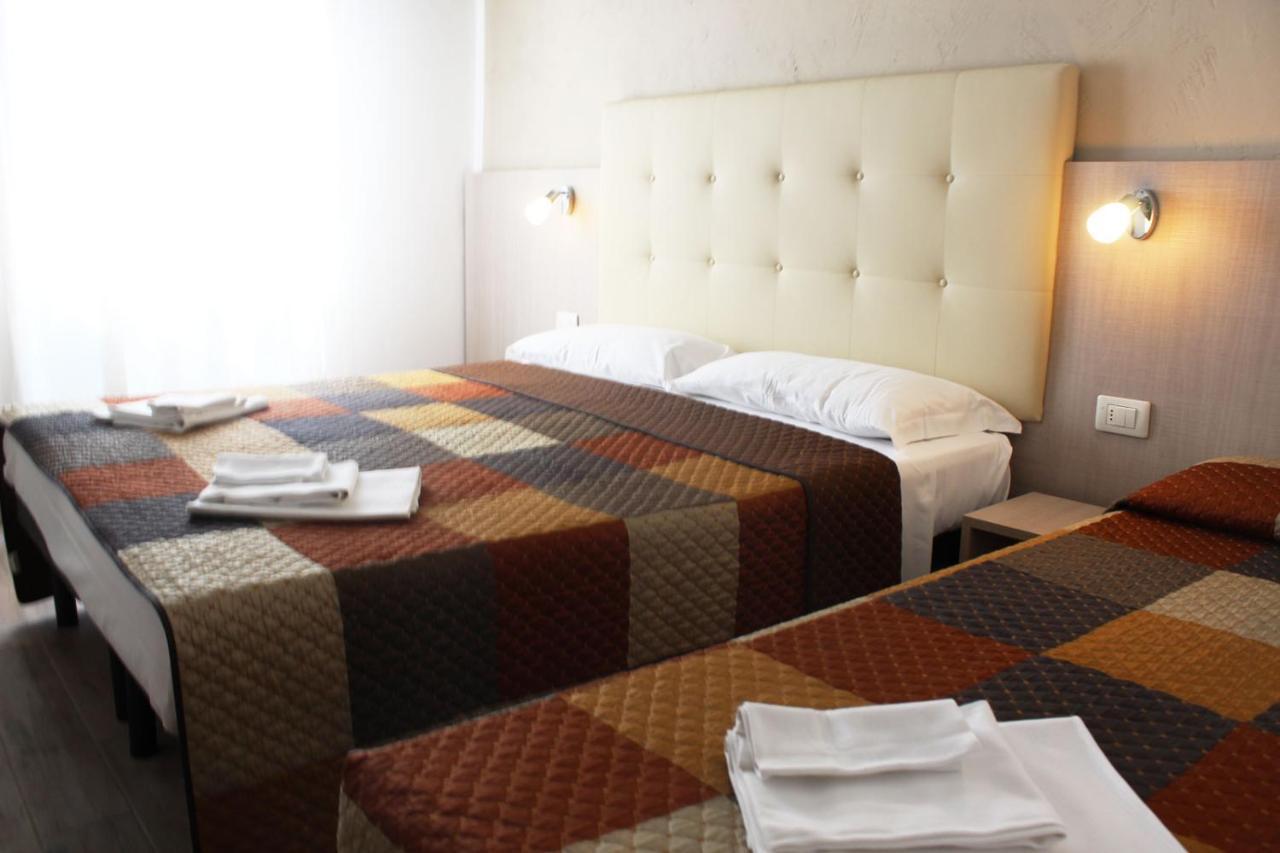רימיני Hotel Luna מראה חיצוני תמונה