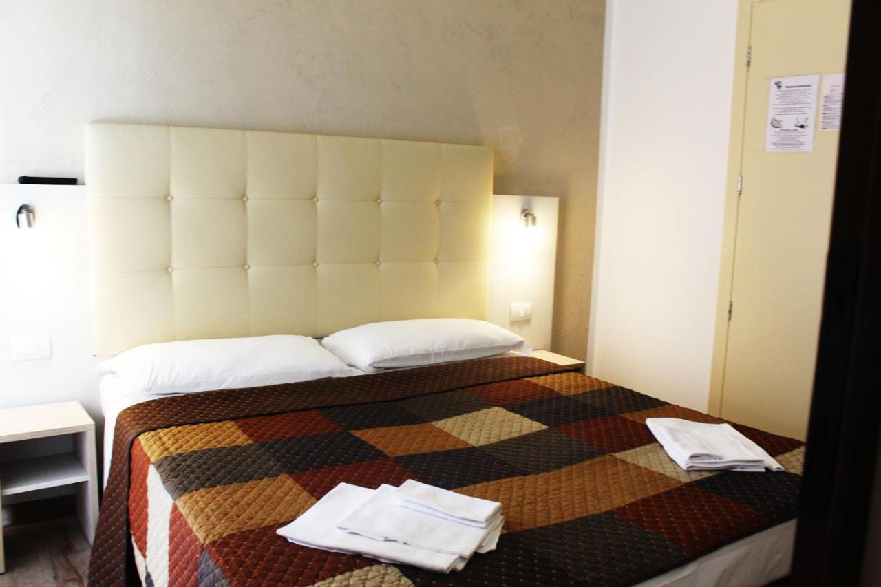 רימיני Hotel Luna מראה חיצוני תמונה