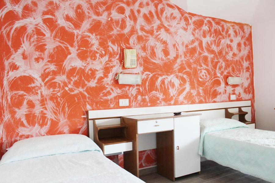 רימיני Hotel Luna מראה חיצוני תמונה