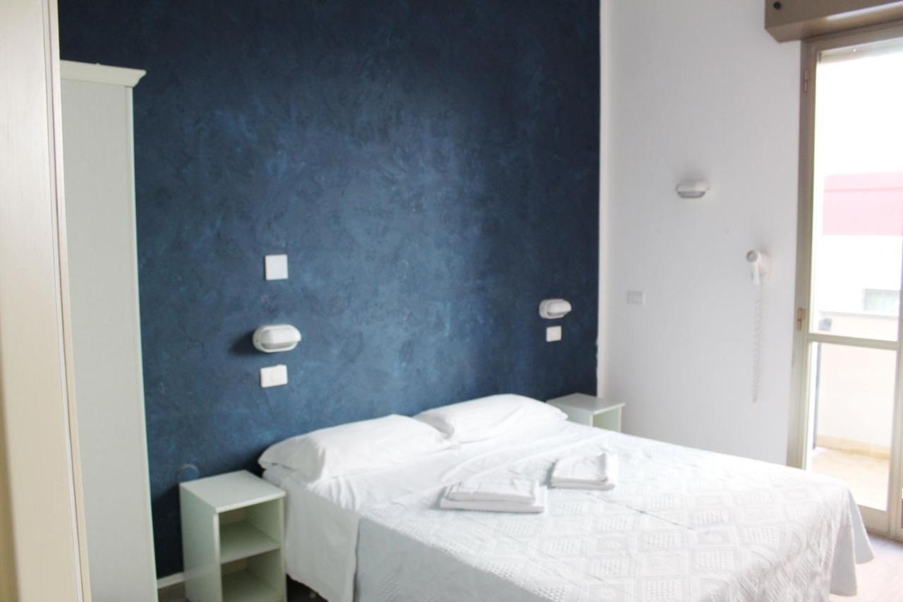 רימיני Hotel Luna מראה חיצוני תמונה