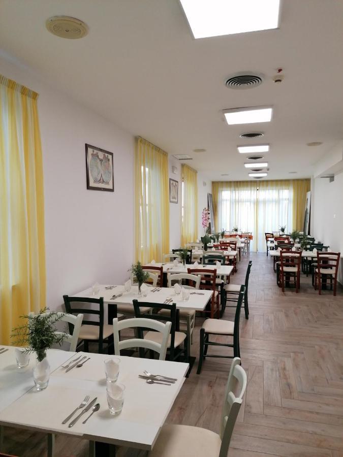 רימיני Hotel Luna מראה חיצוני תמונה