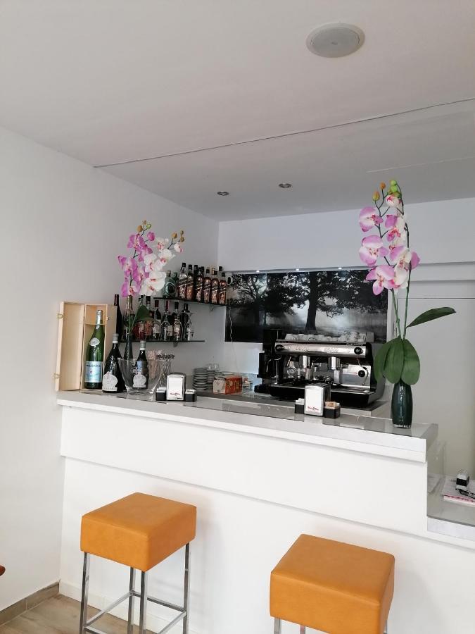 רימיני Hotel Luna מראה חיצוני תמונה
